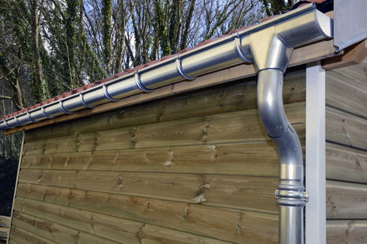 gouttiere-zinc-demi-ronde-25-4-metres gouttiere-zinc-demi-ronde-25-4-metres